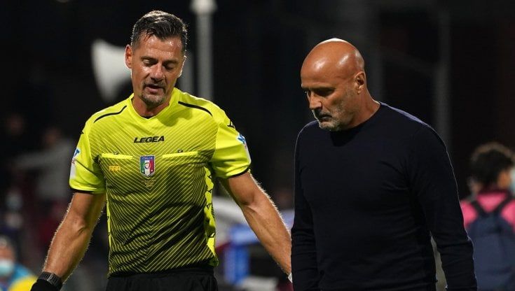 Salernitana, Colantuono: "Abbiamo compromesso tutto in due minuti"