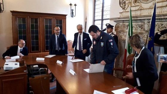 Salvini a Pesaro: "Bruzzese aveva chiesto di uscire dal programma di protezione"