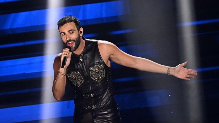 Marco Mengoni co-conduttore a Sanremo 2024: “E’ come se non mi fossi mai staccato dal festival. La mia fragilità? Non la combatto, ci convivo e imparo a gestirla”