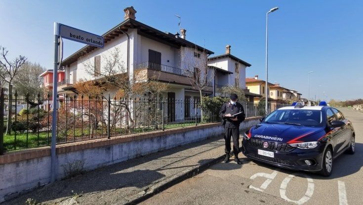 Busseto, anziano rapinato dell'orologio in strada: ladra inseguita dai cittadini