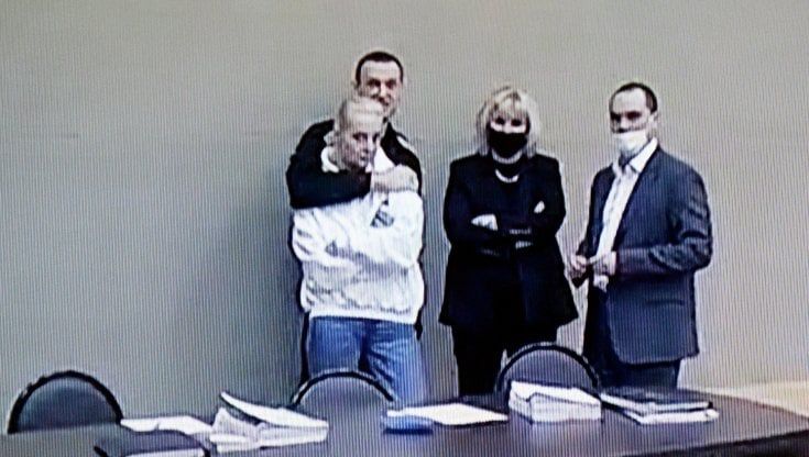 Russia, Navalnyj rischia altri 10 anni di carcere in un nuovo processo: "Continuerò a combattere"