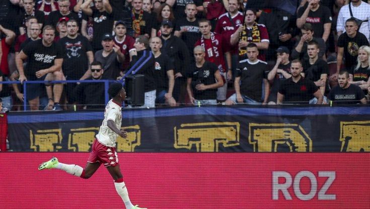 Champions, a Praga ululati al gol di Tchouameni. E il Monaco minaccia di andarsene