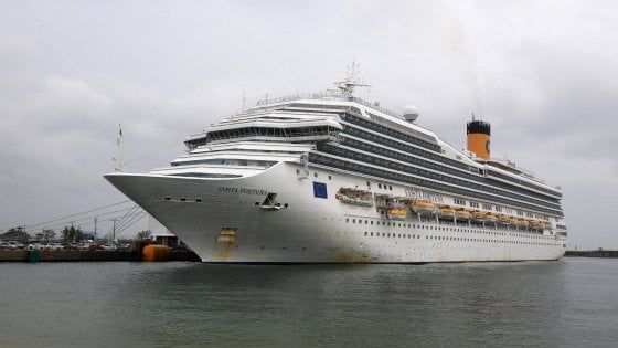 Coronavirus, vietato attracco a Phuket della Costa Crociere con italiani a bordo: "Nessun contagio sulla nave"