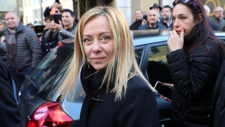 Meloni evita lo scontro ma è isolata da Macron e cerca alleati sul gas