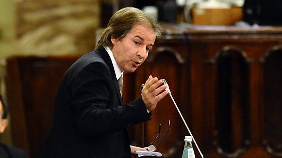 Castelvetrano, l'ex deputato Lo Sciuto si vantava di conoscere Messina Denaro. L'intercettazione choc: "Ci volevamo bene"