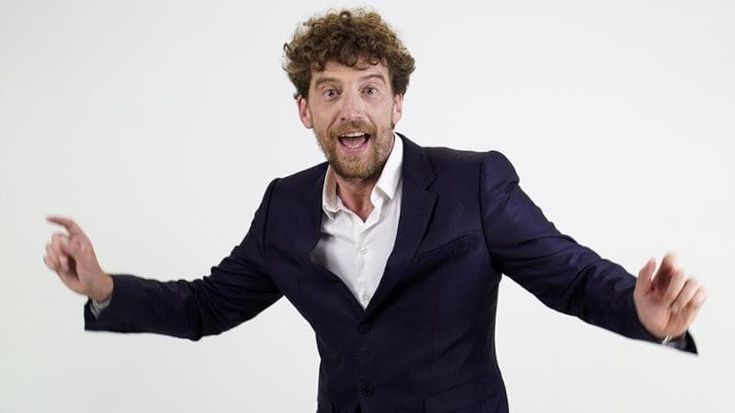 Napoli, Maurizio Lastrico giovedì in scena al Bellini "Dopo ‘Follemente’ porto Dante in teatro”