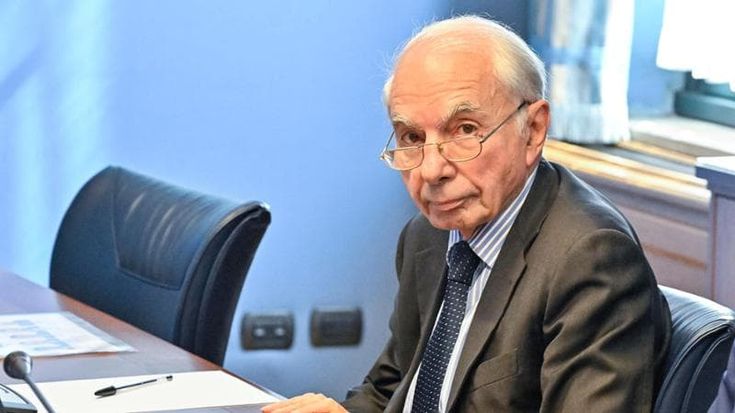 Giuliano Amato: “In Europa Corti Costituzionali sotto attacco. Gli italiani sappiano che serve questo contraltare della maggioranza”