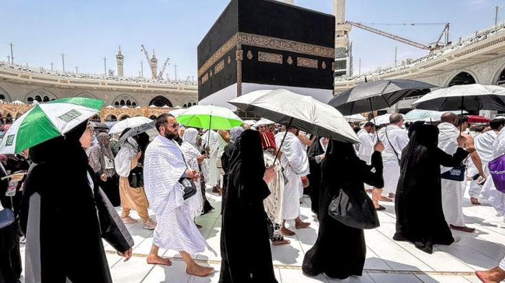 Mecca: pellegrinaggio ad alta tensione tra batterie anti-missile, caldo a 45 gradi e rischio virus