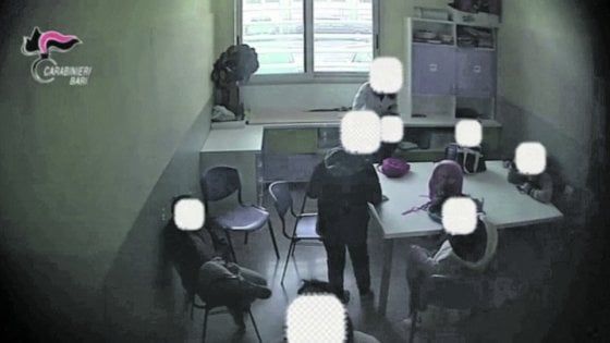 Bari, violenze sui bambini autistici nel centro di riabilitazione: per la difesa "tecniche educative"