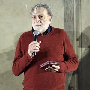 Gino Strada: "Destra e sinistra unite contro i migranti"