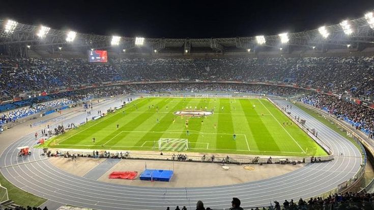 Napoli, i consiglieri comunali: “De Laurentiis si arricchisce, paghi un canone più alto per lo stadio Maradona”
