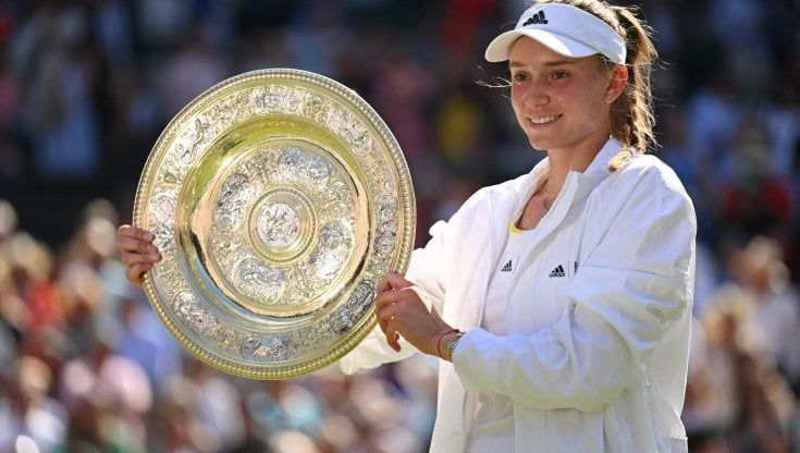 Rybakina regina di Wimbledon: la kazaka di Mosca batte Jabeur in tre set