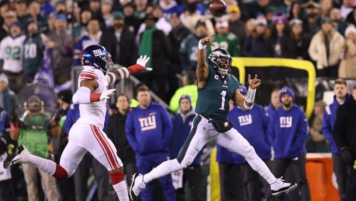 Nfl, Eagles a valanga: "Hurts è il nostro Michael Jordan". Chiefs ok, ma che spavento per Mahomes 