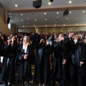 Università, la fuga dei cervelli dal Sud manda in fumo oltre 3 miliardi di investimenti 