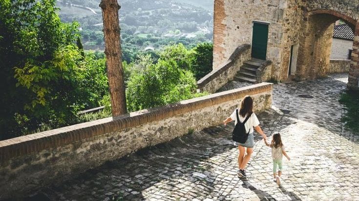 Prenotare le vacanze con l’assicurazione: le clausole, quando conviene. Una guida