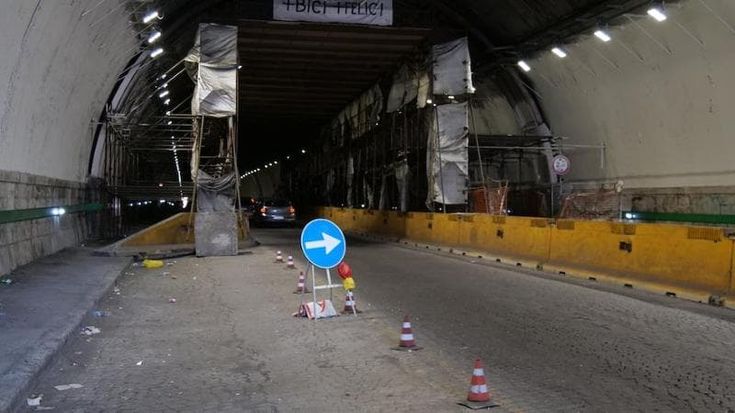 La Galleria Quattro Giornate chiude per sostituire le recinzioni diventate una discarica