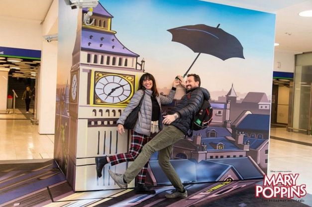 Mary Poppins versione street art, in stazione a Milano un angolo di Londra firmato Pao 