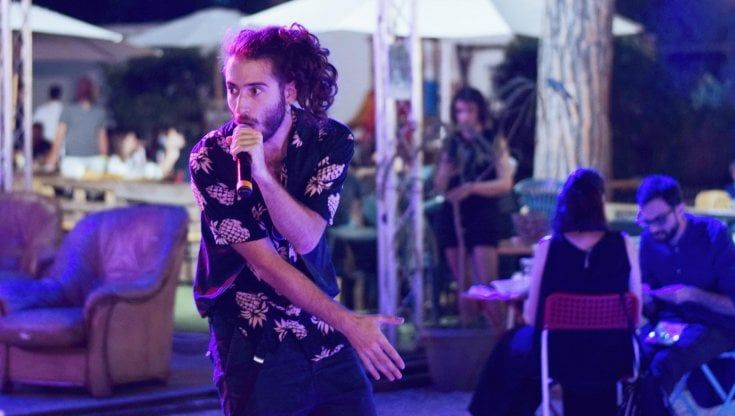Il campione del mondo di poetry slam è italiano: l'intervista tra hip hop e poesia
