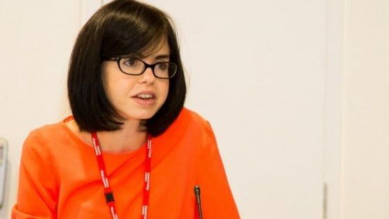  Jess Wade paladina delle scienziate: sue 270 pagine di Wikipedia in un anno sulle donne studiose