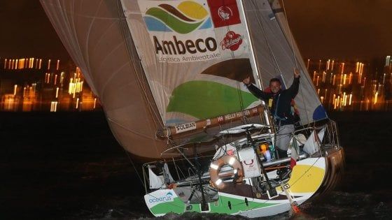 Vela, Beccaria parte bene nell'oceano. Sesto alla prima tappa della Minitransat