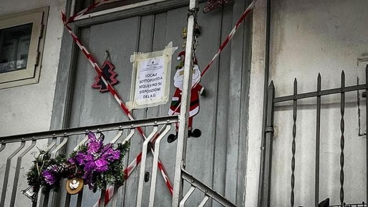 Bimba caduta dalla scala a chiocchiola, indagati gli zii per maltrattamenti e omicidio colposo