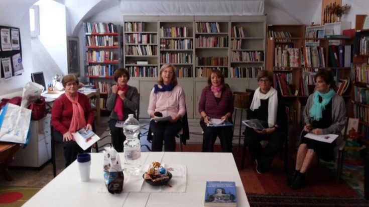 Nell’ex lavatoio dei ferrovieri la biblioteca di condominio: “ Qui gli scrittori sono di casa”