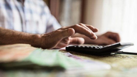 Tassi dei mutui giù, bollette su: gli italiani fanno i conti con le oscillazioni di costi e interessi