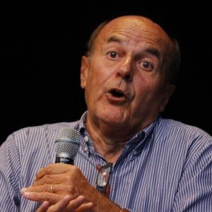 Anche Bersani cita Vasco Rossi: "Vai e fottitene dell'orgoglio"
