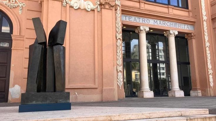 L’arte arriva nei cantieri di Bari, già visibili le opere di Pomodoro e Minguzzi. Via al progetto “Monumenta”