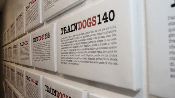 Traindogs, undici righe al giorno: una pagina facebook diventa libro (e una serie di spettacoli)
