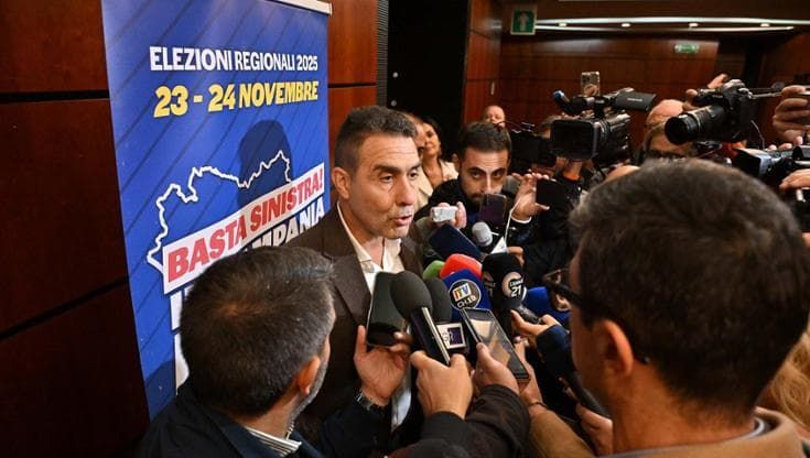 Vannacci a Napoli per Cirielli ma lui non c’è. Urso con Sangiuliano: “Qui vinceremo”