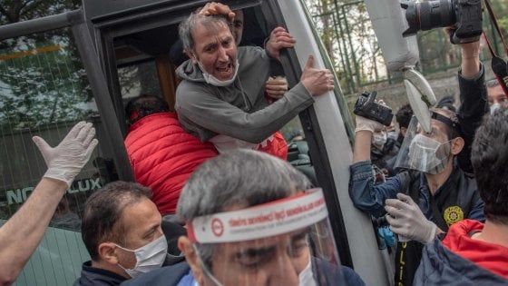 Turchia, arrestati i leader dei sindacati per avere violato la quarantena