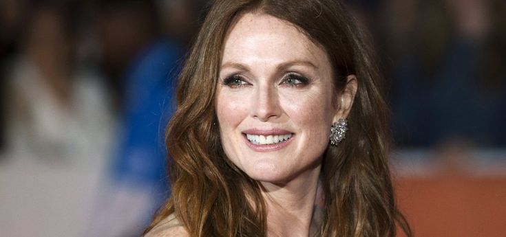 Le battaglia di Julianne Moore: "Lesbica e malata, una donna che lotta per i suoi diritti"