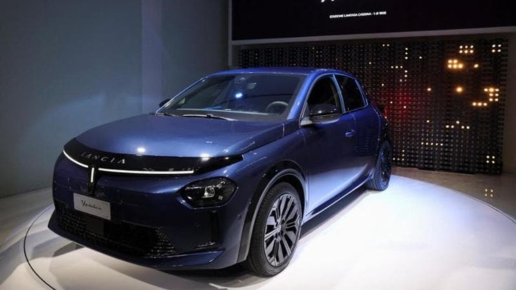 Parte la produzione e la vendita della nuova Lancia Ypsilon, ecco la gamma e i prezzi