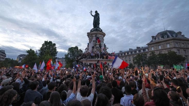 Francia, il fronte democratico risveglia la République: Le Pen è sconfitta
