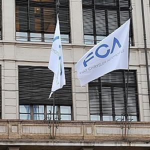 Fiat paga l'università ai dipendenti dei concessionari americani