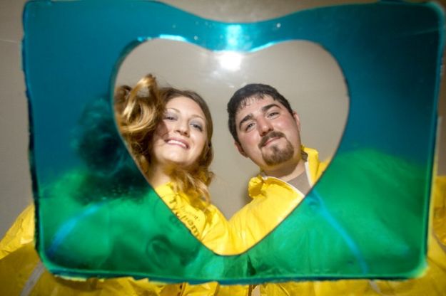 <span lang="it" id="result_box"><span title="'Breaking Bad' Engagement Photos Are The Ultimate Tribute To Walt And Jesse">Usa, fidanzamento da fiction: promessa in stile "Breaking Bad"<br /></span></span>