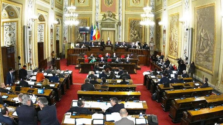 Assalto alla manovra, trattativa aperta su cento poltrone