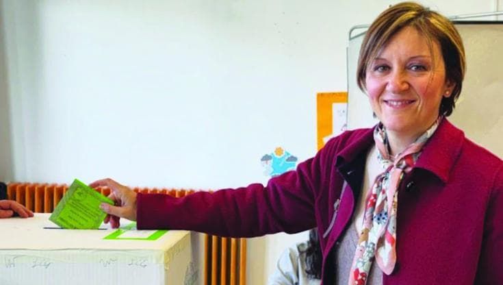 Pistoia, offese sessiste a Stefania Nesi candidata alle primarie Pd. Giani: “Un atto di violenza”