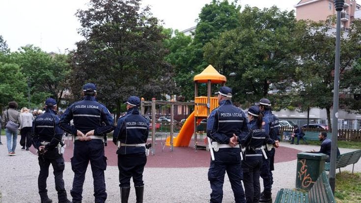 Arresti illegali a Milano, i casi salgono a 8: si allarga l’inchiesta sui vigili