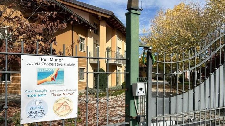 Cuneo, shock nel centro disabili: botte e sedativi per tenerli tranquilli, “video aberranti”