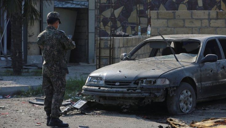 Stop al conflitto in Nagorno-Karabakh: capitola l'esercito armeno e gli azeri festeggiano in piazza