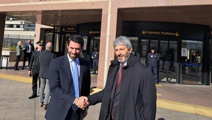 Fico incontra gli avvocati in tribunale a Napoli: “Riforma Giustizia? Il governo non vuole controlli"