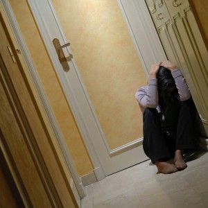 Perseguita una dipendente: agente assicurativo ai domiciliari per stalking