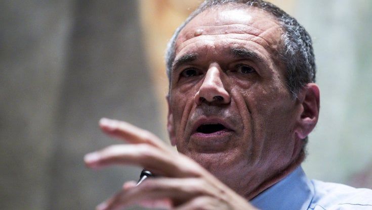 Elezioni, Cottarelli in campo col centrosinistra: "L'Italia è a un bivio, ecco perché mi candido"