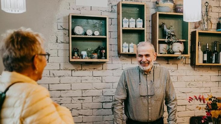 Meno gadget, più identità: il nuovo compito del retail