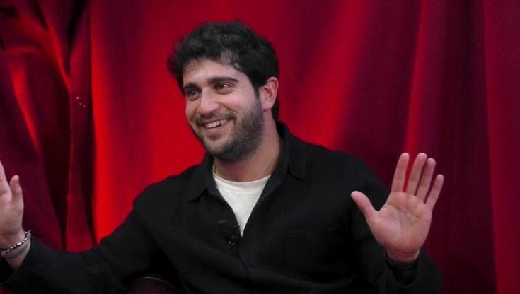 Il comico Vittorio Pettinato: "Ho 500mila followers, ma la fama è arrivata... con Gualtieri e cestò"