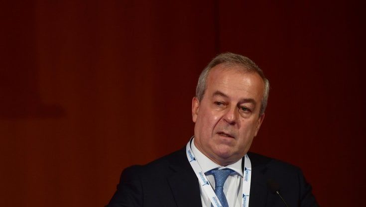 Speranza: "Dopo anziani, fragili e sanitari allargheremo la terza dose ad altre fasce"