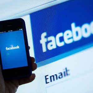 Facebook, in Usa test per spiegare il perché degli pseudonimi 
