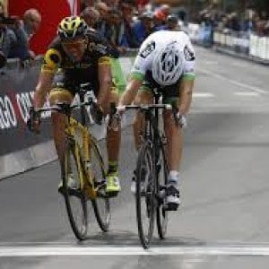 Ciclismo, via alla Settimana Internazionale Coppi & Bartali. Felline, Rosa e Dayer Quintana protagonisti